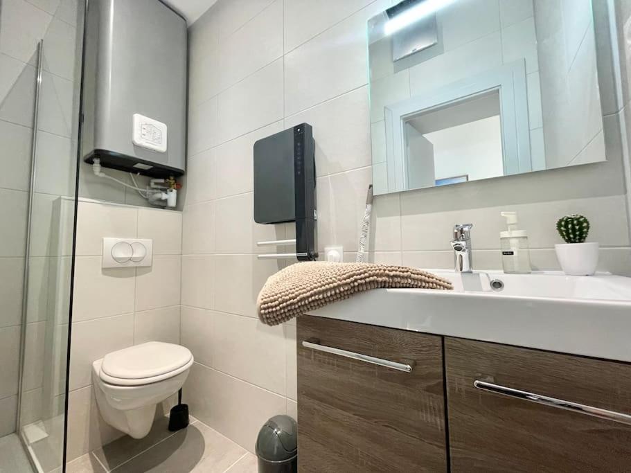 La Mascotte Apartment แซ็ง-ลุยส์ ภายนอก รูปภาพ